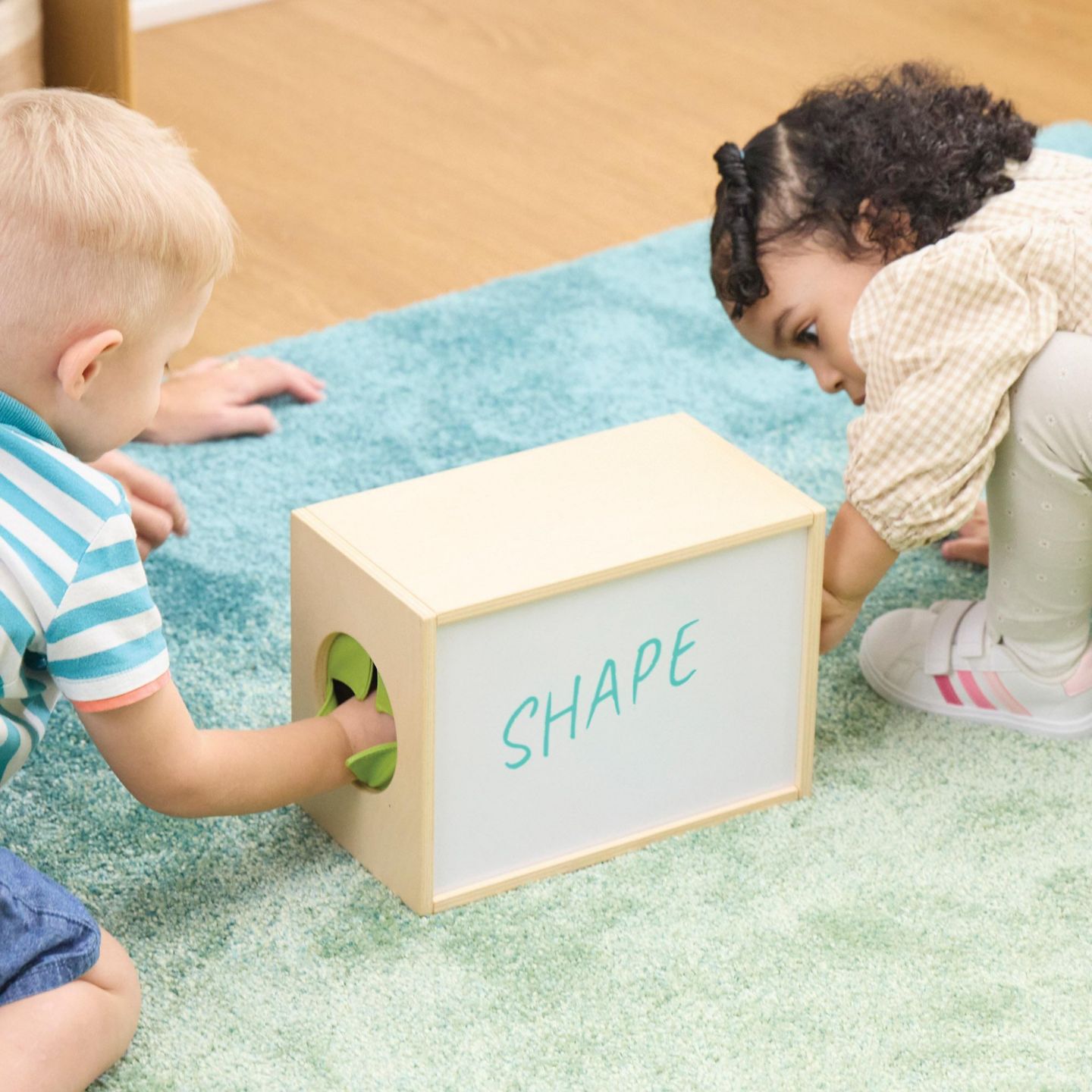 Детская игрушка Kaplan Early Learning Sensory Seek & Find Box Dry Erase Board Educational Toy, Ages 3+, цвет: Бежевый / Хаки — фото 2