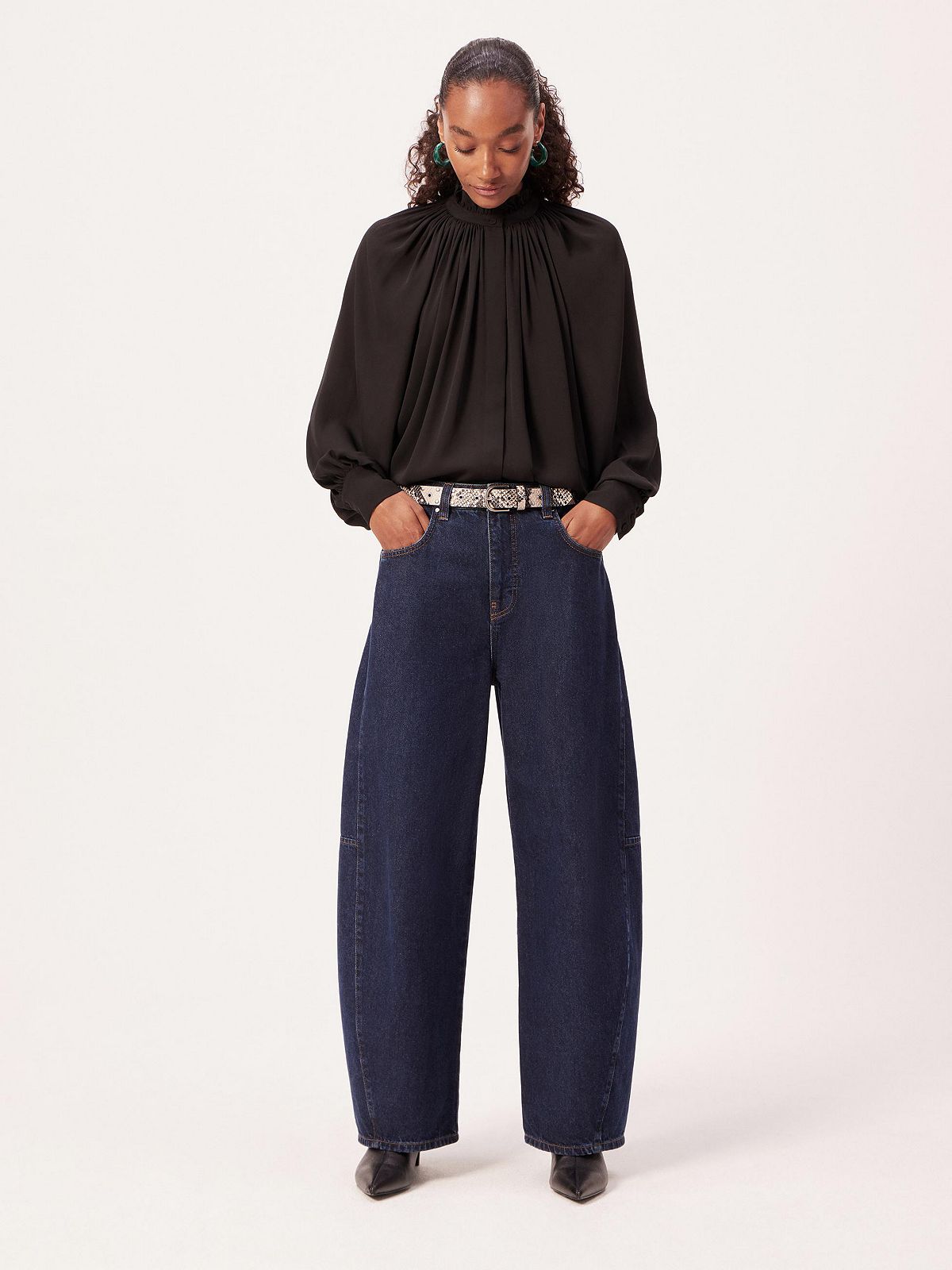 Hush Women's Cordelia Barrel Leg Jeans view 8 — MAYCSS fashion products