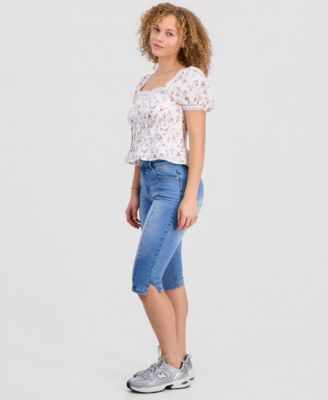 Juniors' Slit-Hem Capri Jeans