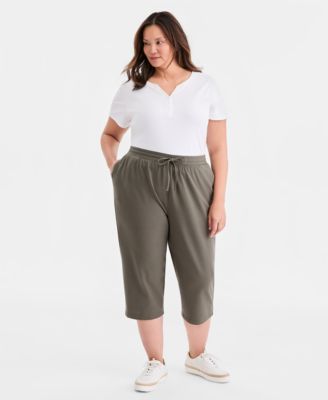Plus Size Knit Pull-On Capri Pants