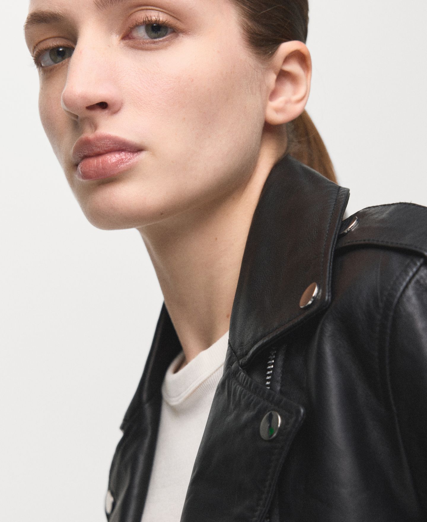 Женская куртка Mango Leather Biker, цвет: Чёрный — фото 3