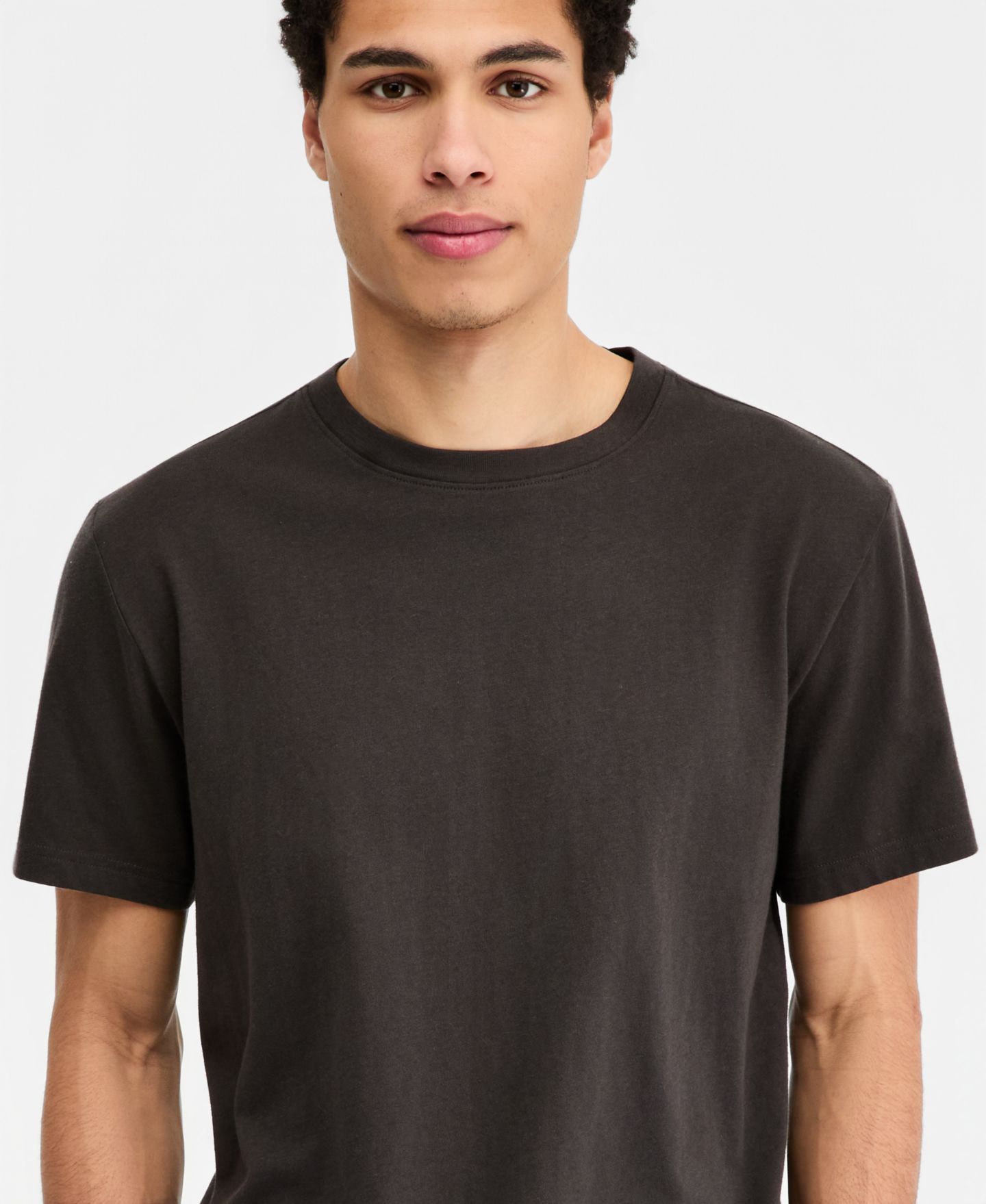 Мужская футболка Sun + Stone Cotton Garment-Washed Short-Sleeve, цвет: Чёрный теневой — фото 3