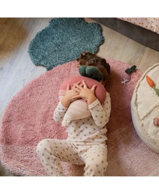 Knitted cushion Ramona the Radish