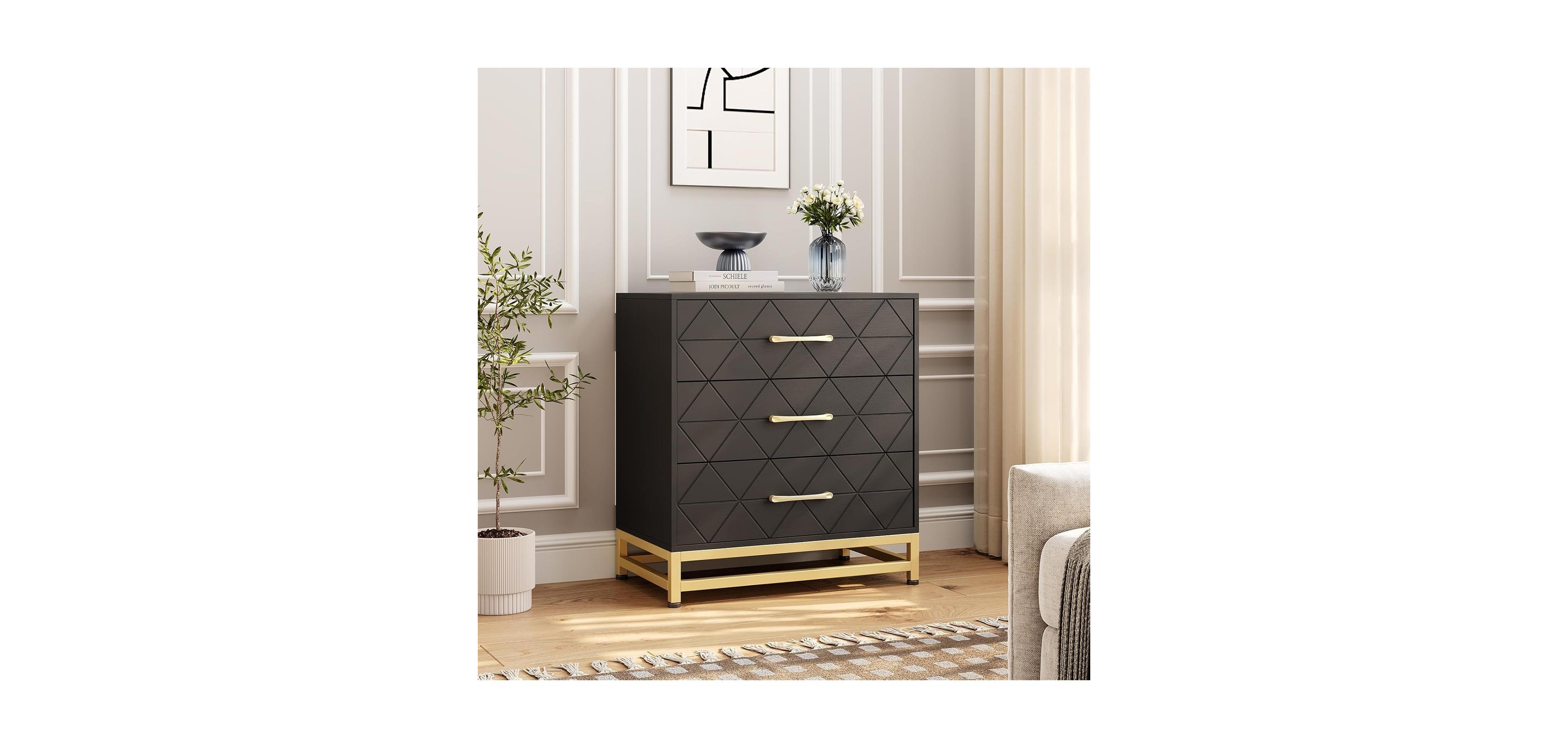 Dresser for Bedroom with 3 Drawer, Modern Dressers Chest of Drawers, Wide Drawers and Metal Handles, Wood