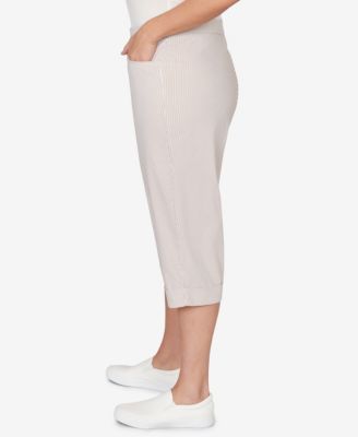 Plus Size Classic Stretch Stripe Clamdigger Capri Pants