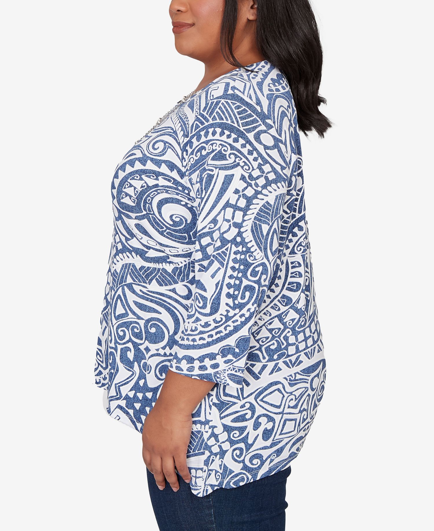 Plus Size Classic Paisley Swirl SharkBite Hem Top with Necklace