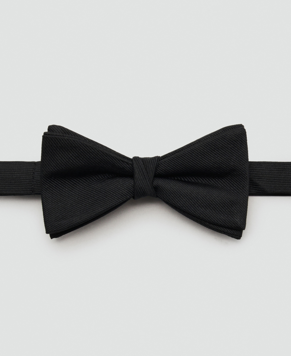 Mango Men's Microstructure Classic Bow Tie