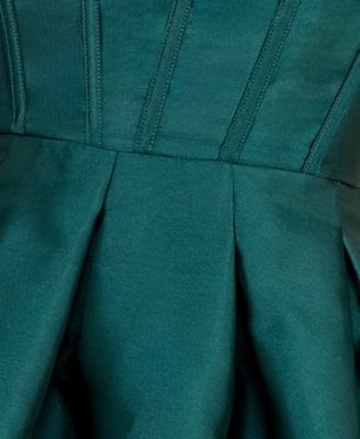 Juniors' Corset Strapless V-Neck Dress