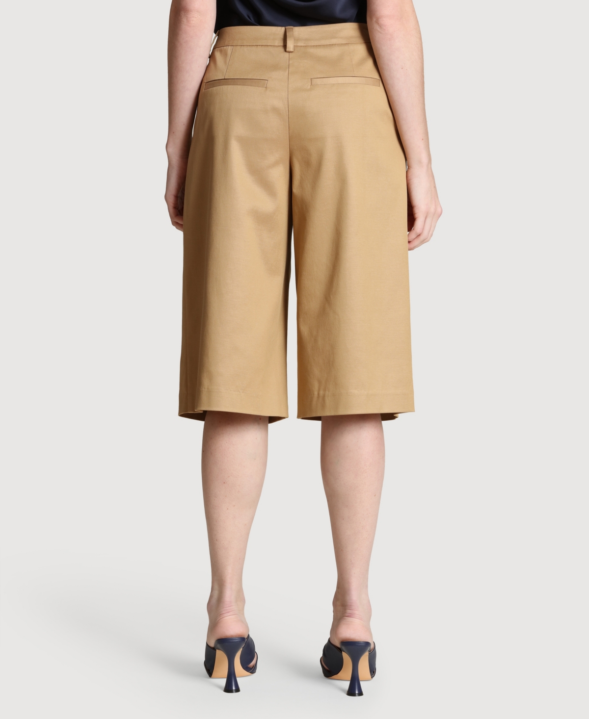 Avec Les Filles Women's Tailored Mid Rise Bermuda Shorts
