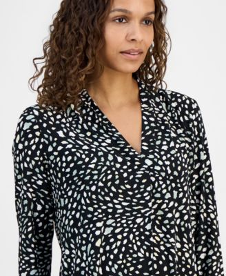 Petite Pleated V-Neck 3/4-Sleeve Top