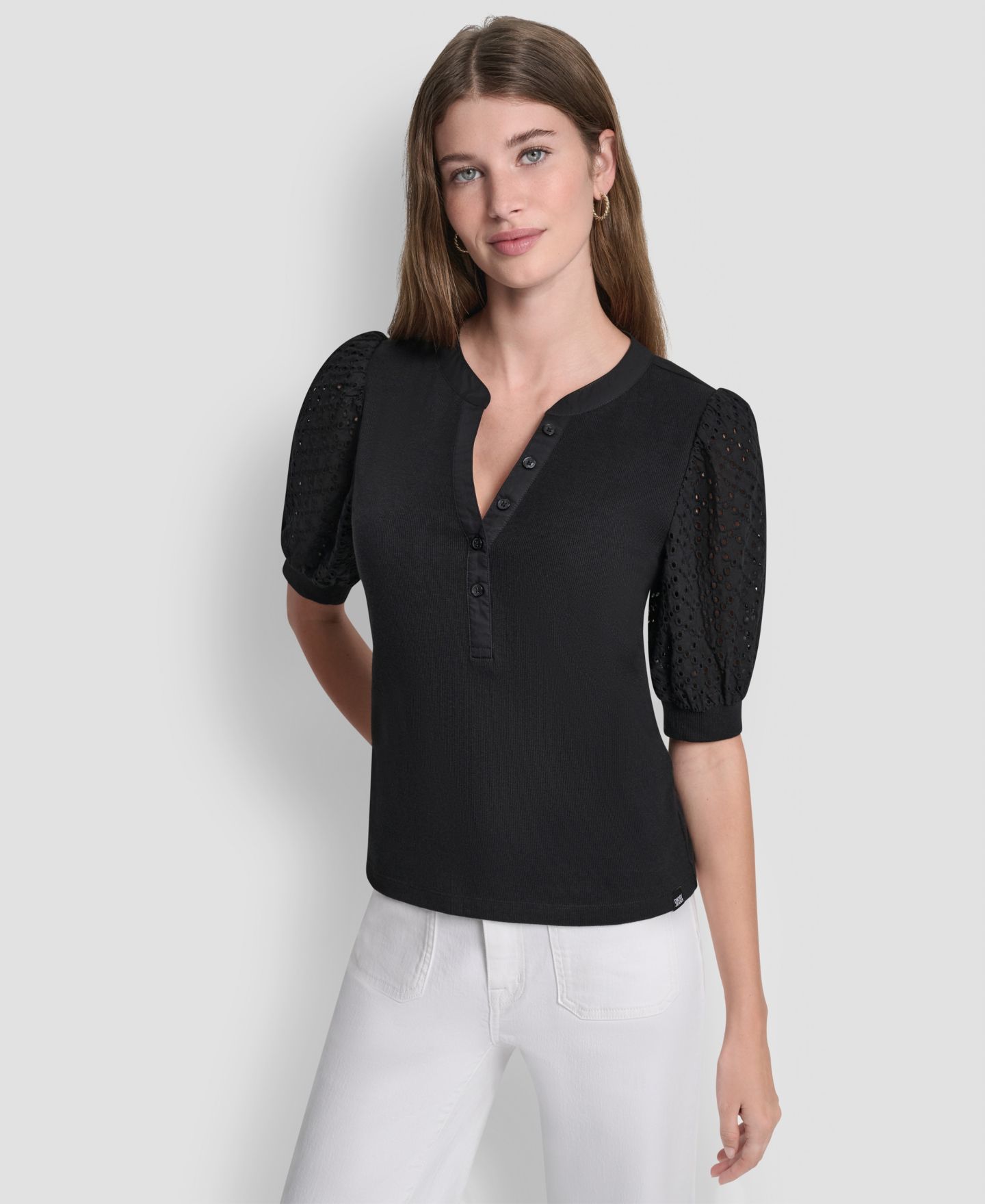 Женский топ DKNY Jeans в рубчик с люверсами и V-образным вырезом, для невысоких, цвет: Чёрный — фото 1