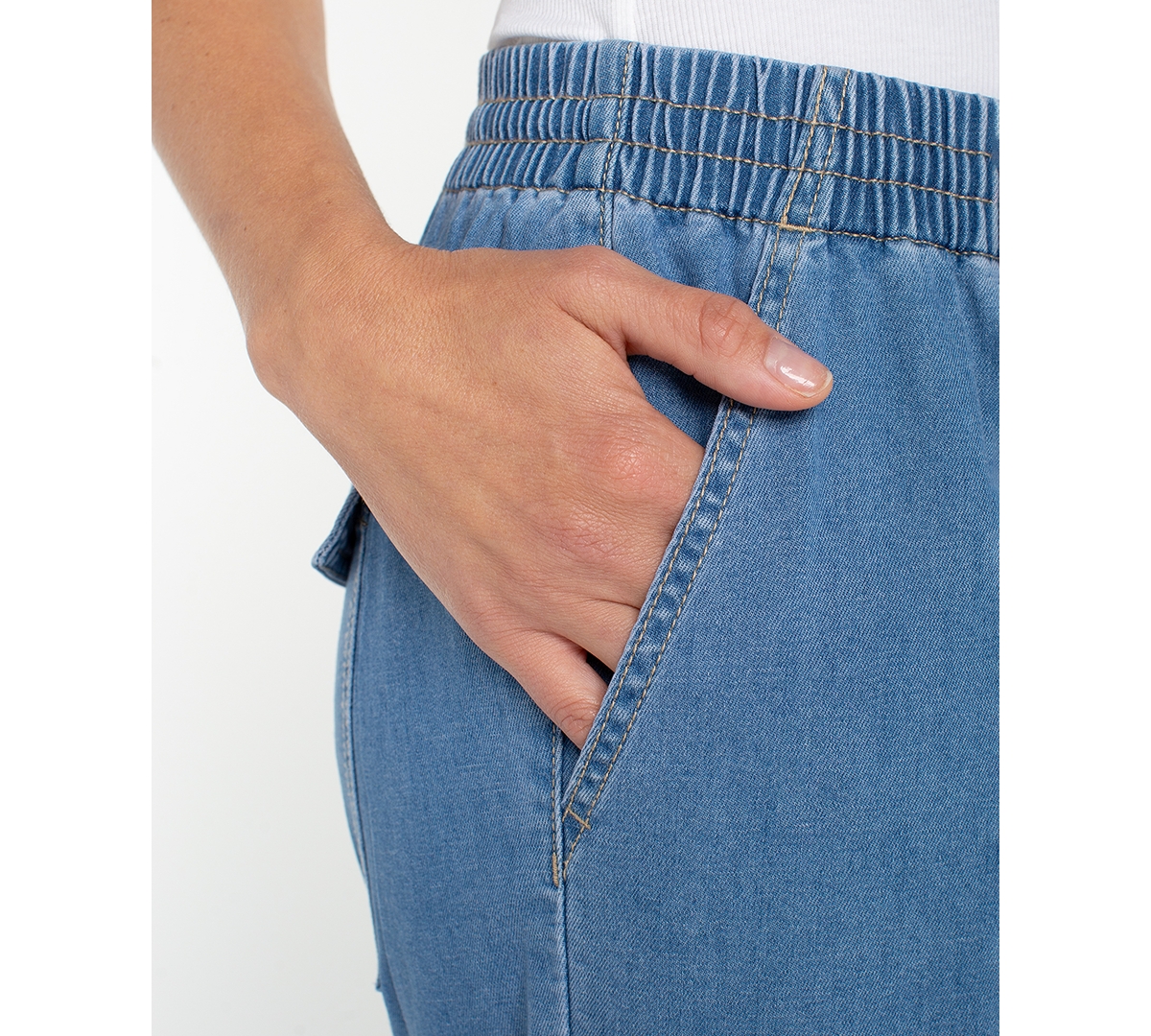 Liverpool Los Angeles Women's Mid Rise Easy Crop Linen Denim Pants