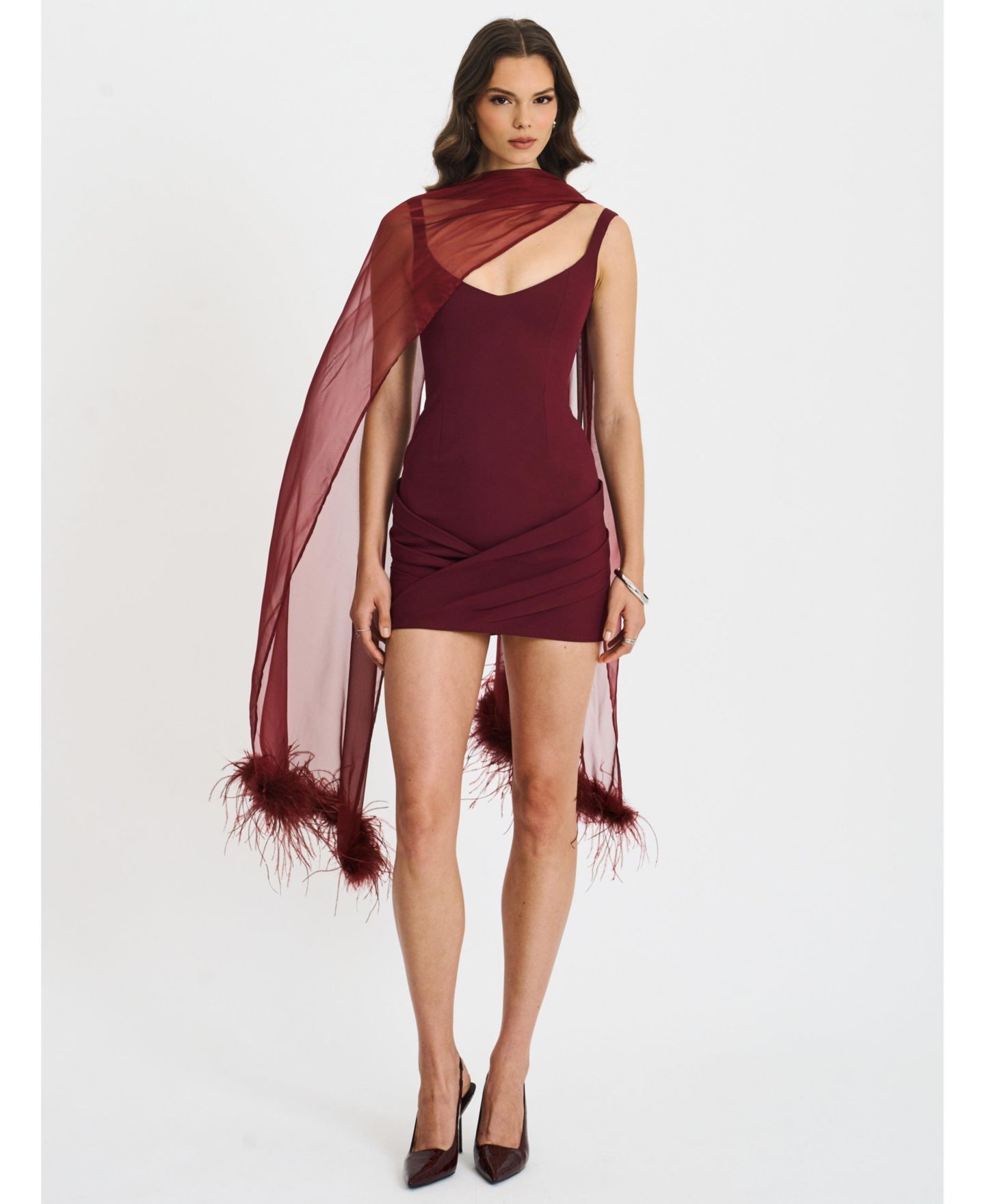 Женское платье Miss Circle Tori Wine Red Pleated Mini with Chiffon Scarf, цвет: Винный красный — фото 4