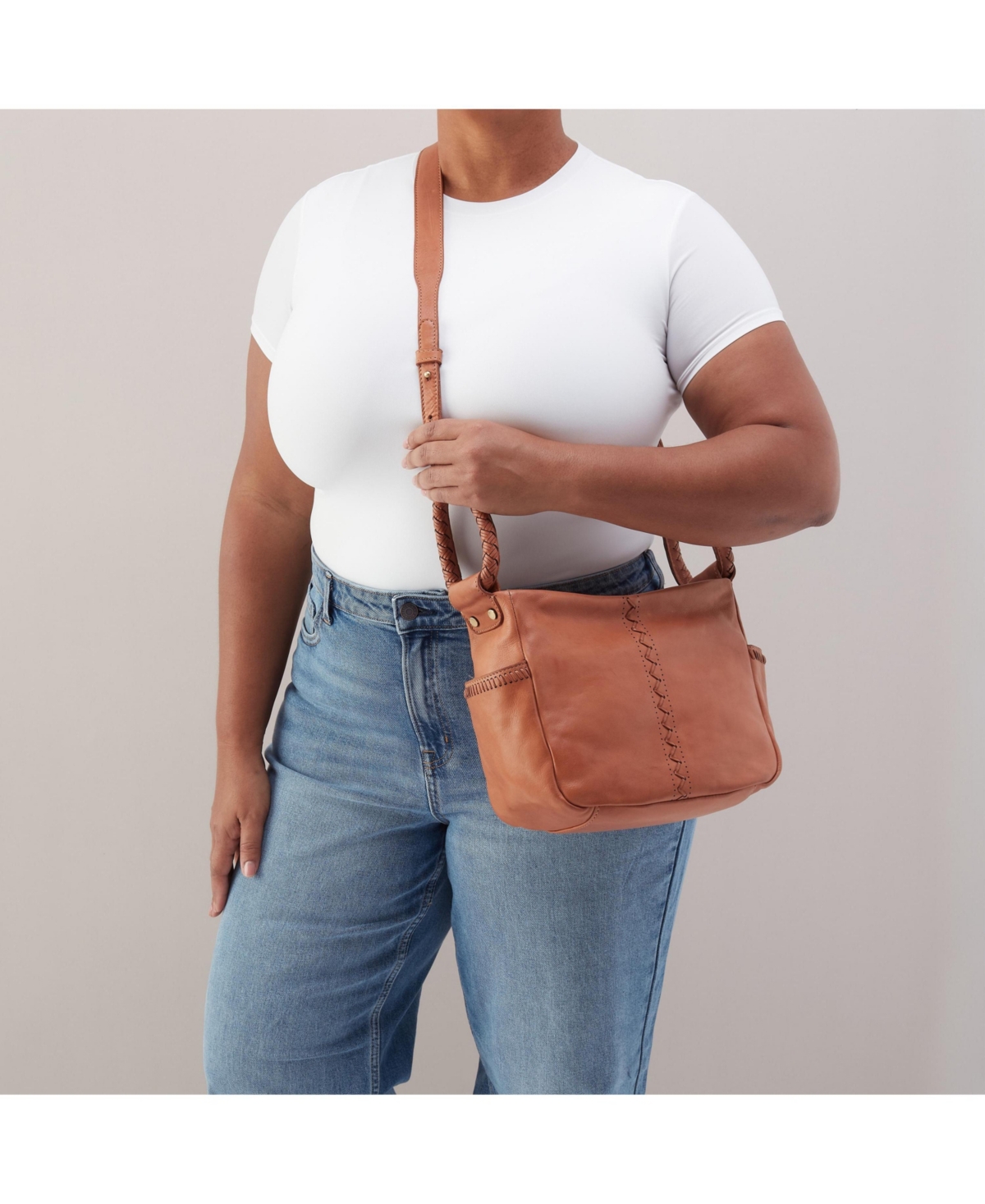 Hobo Sheila Crossbody