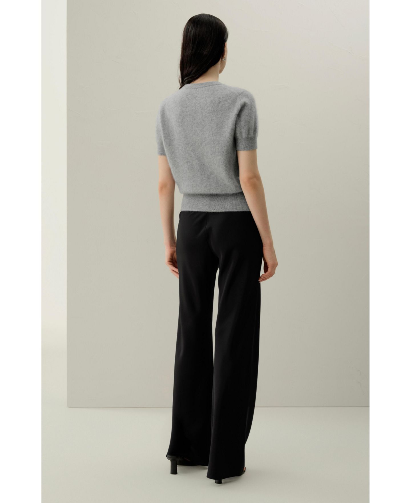Женский свитер LILYSILK Brushed Cashmere Short-Sleeve Sweater, цвет: Foggy — фото 3