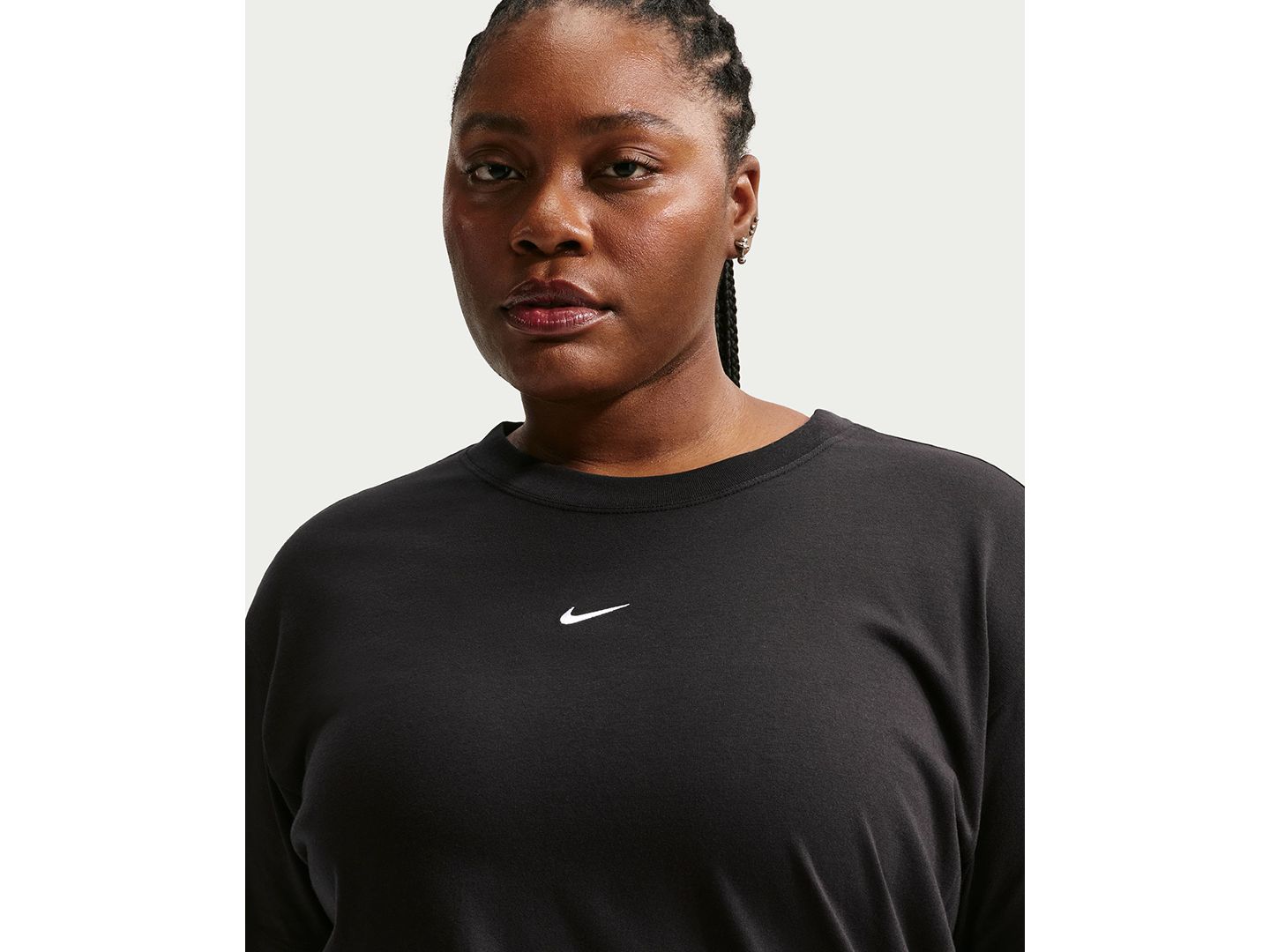 Женская футболка Nike Plus Size Sportswear Crewneck, цвет: Чёрный / Белый — фото 3