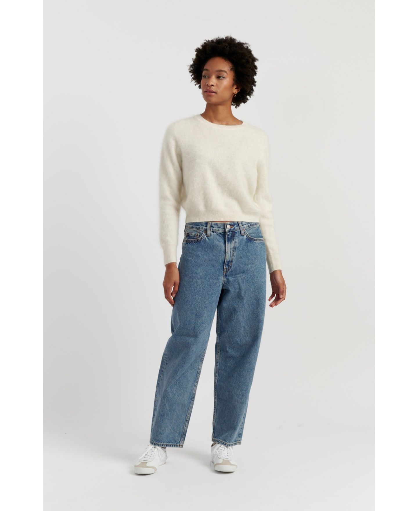Женский свитер Chinti & Parker Brushed Cashmere Crewneck, цвет: Кремовый — фото 4