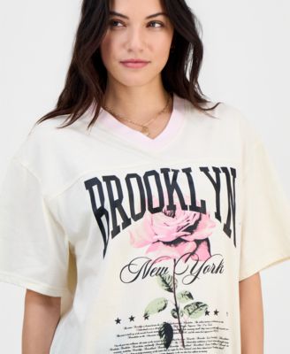 Juniors' Brooklyn Rose V-Neck T-Shirt