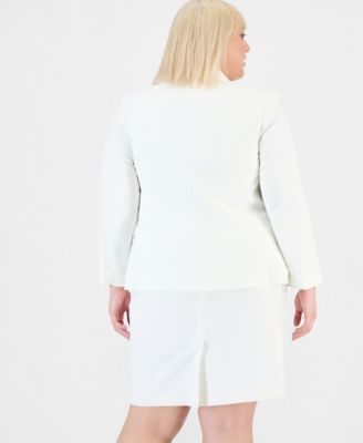 Plus Size Crepe One-Button Blazer