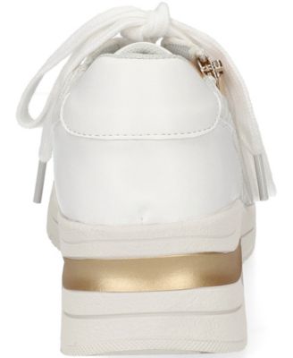 Women's Barrie Round Toe Sneakers