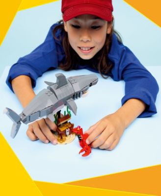 Creator Fierce Shark with a Treasure Chest Building Toy 31381, 379 Pieces