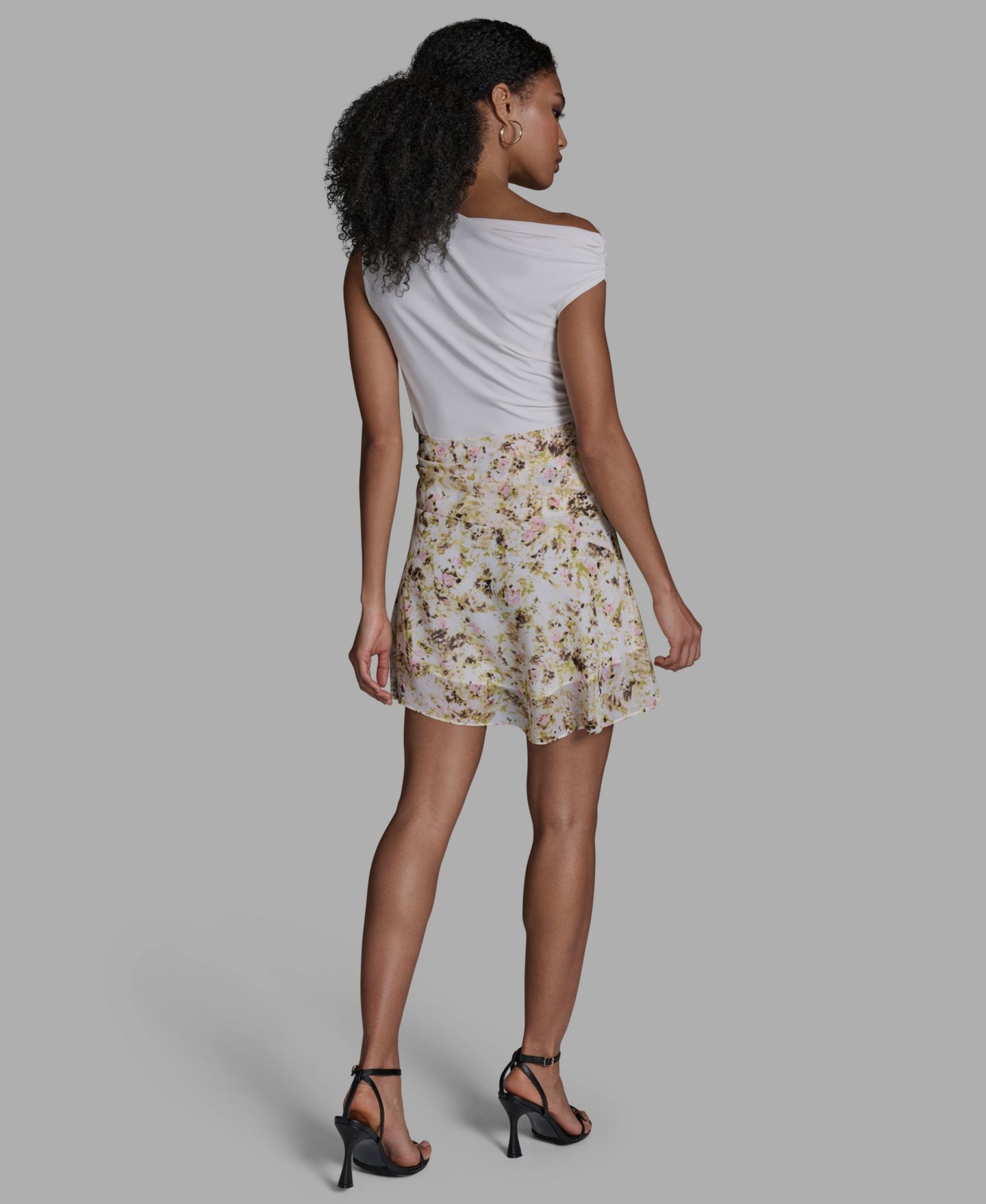 Женская юбка BCBG Side Zipper Printed Asymmetrical Mini, цвет: Белый разноцветный — фото 6