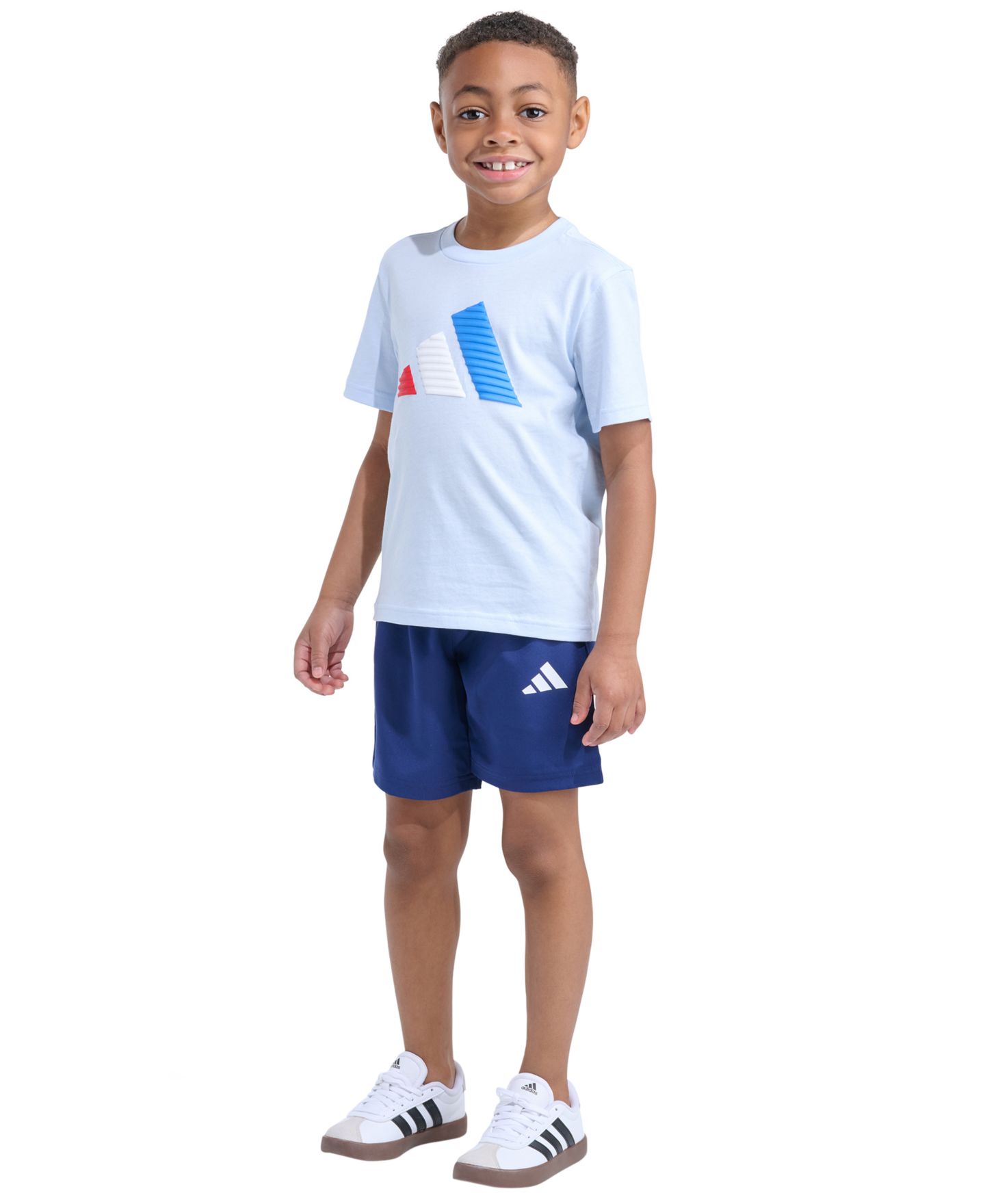 Детский комплект adidas: футболка с принтом и шорты, 2-7 лет, 2 предмета, цвет: Светлый синий — фото 2
