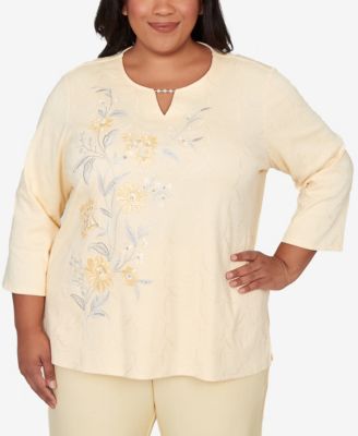 Plus Size Al Fresco Asymmetrical Floral Embroidered Textured Top