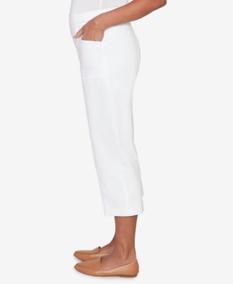 Petite The Royal Treatment Relaxed Flat Front Patch Pocket Capri Pants