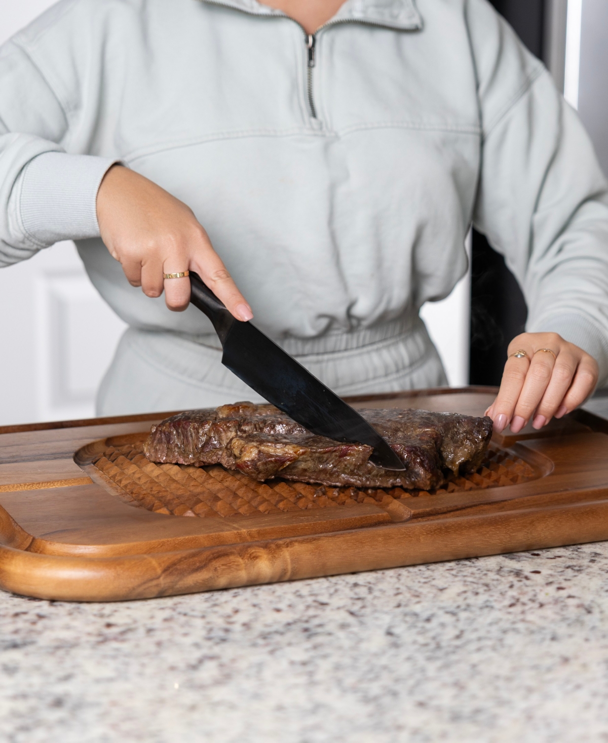 Ironwood Gansevoort Reversbl 24" Carve Chop