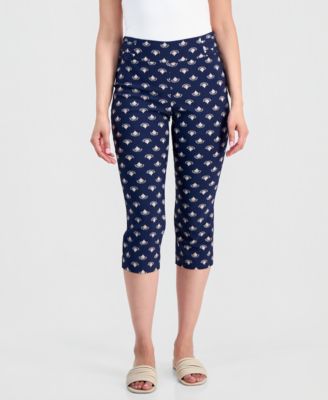 Petite Graphic Flourish Rivet Capri Pants