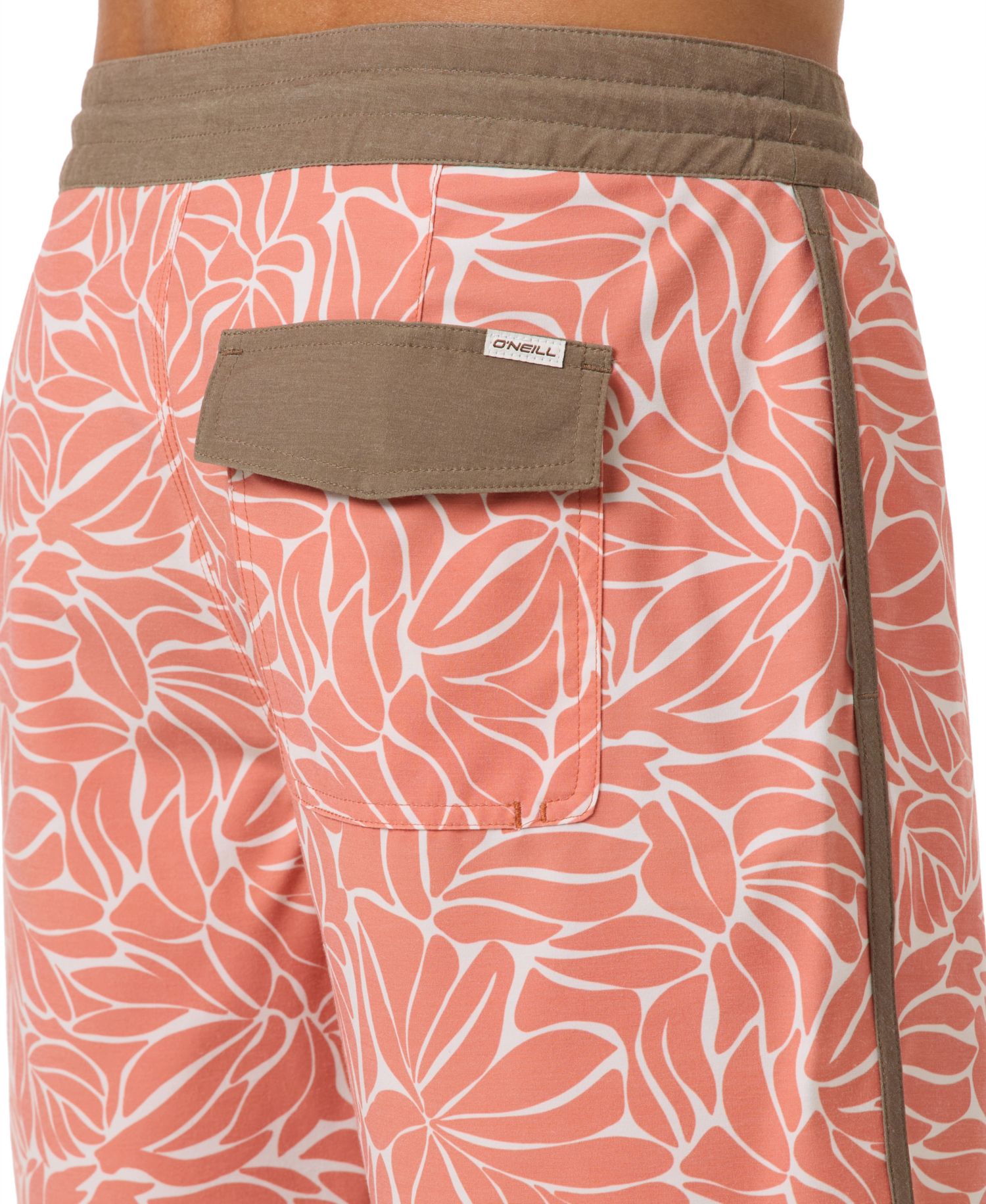 Men's Cruzer Scallop Leaf Pattern Board Shorts