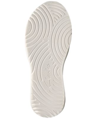 Women's Cloudsteppers Solevana Weave Slip On Sneakers