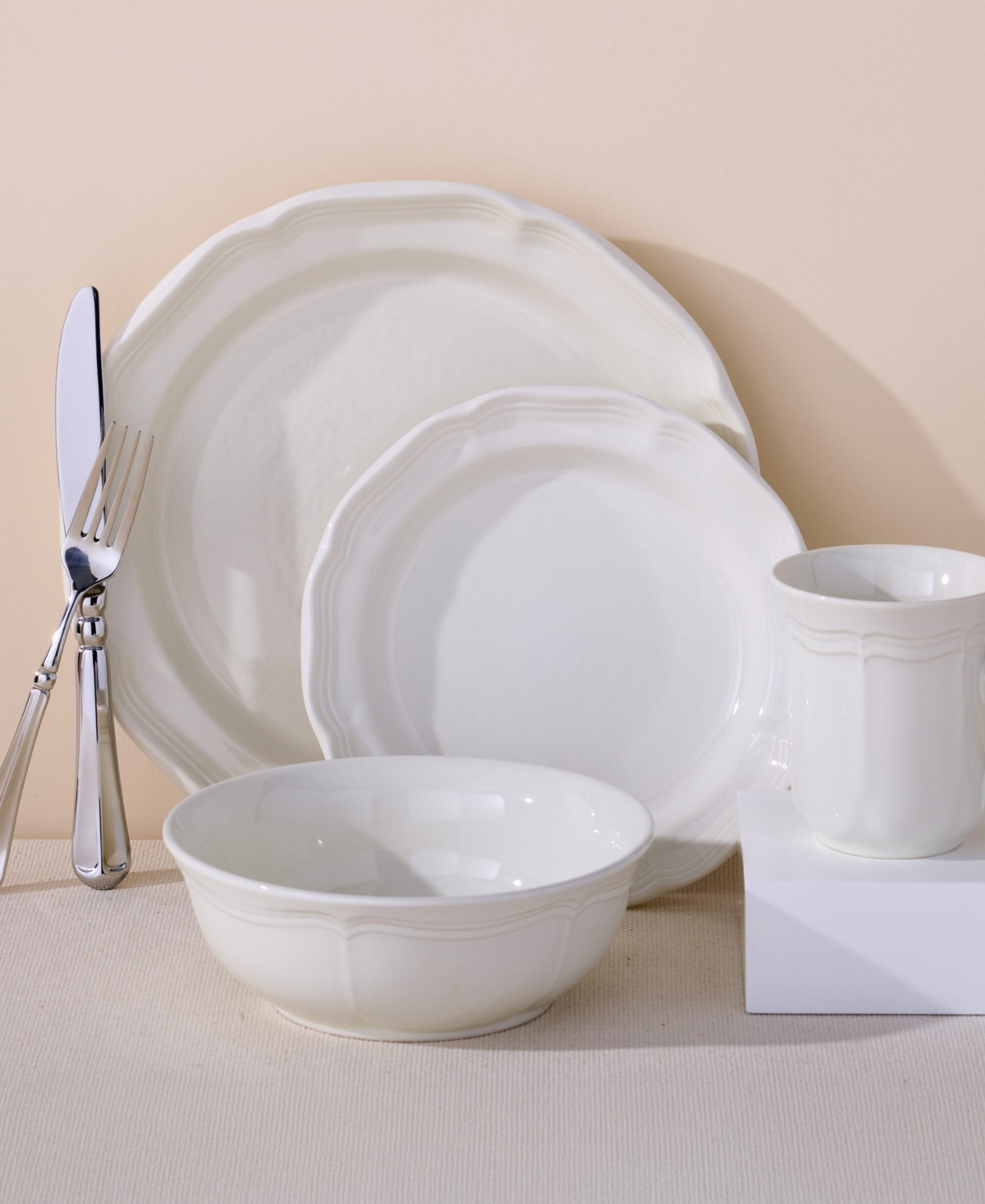 Mikasa French Countryside Collection 16-Pc. Dinnerware Set, Service for 4