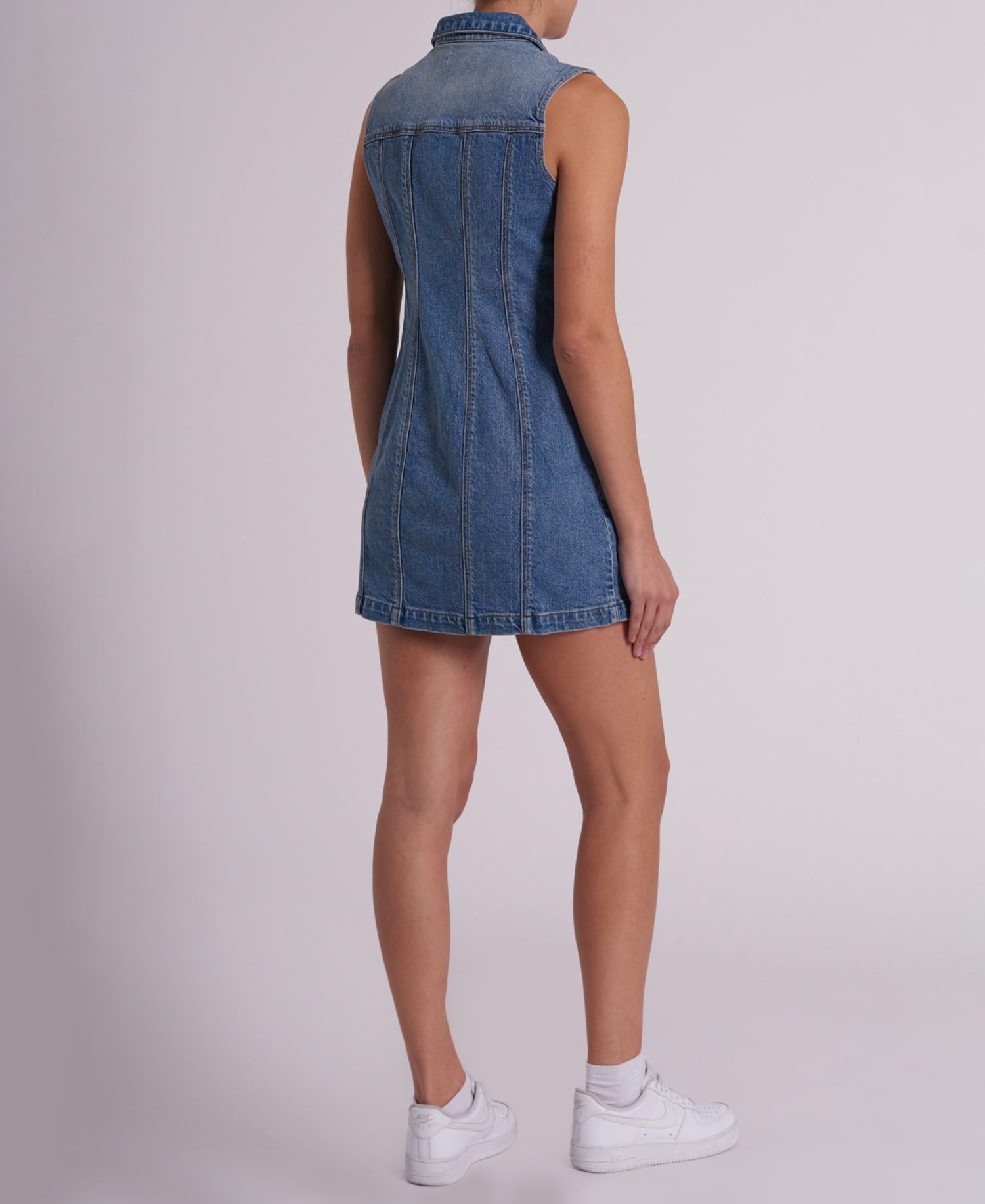 Women's Sleeveless Button-Up Dress