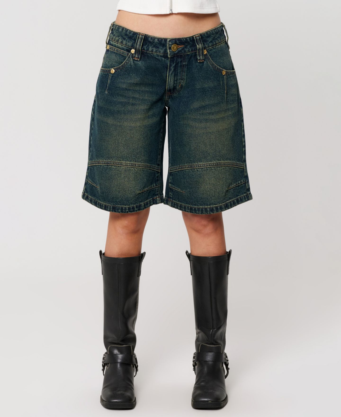 Женские шорты Abrand Jort Riley Engineered Baggy Low-Rise Denim Shorts — фото 1