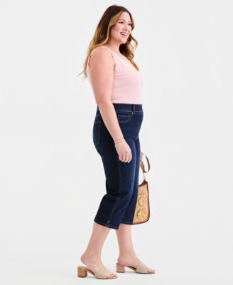 Plus Size High-Rise Shaping Capri Pants