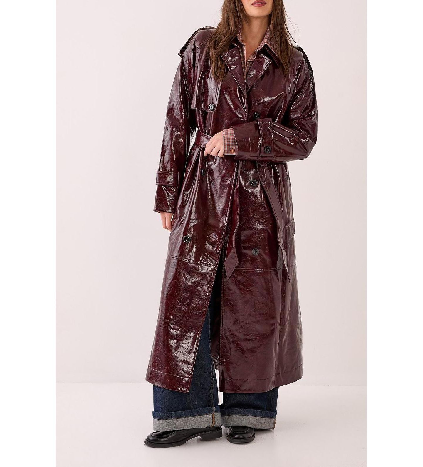 Женское пальто Nasty Gal High Shine Faux Leather Trench, цвет: Бордовый — фото 6