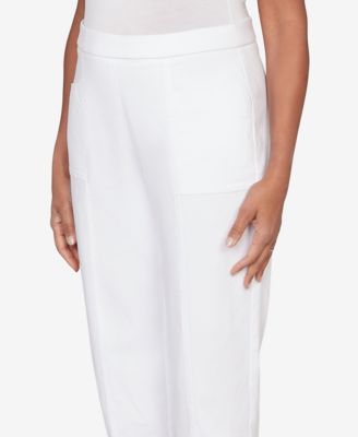 Women's  The Royal Treatment Relaxed Flat Front Patch Pocket Capri