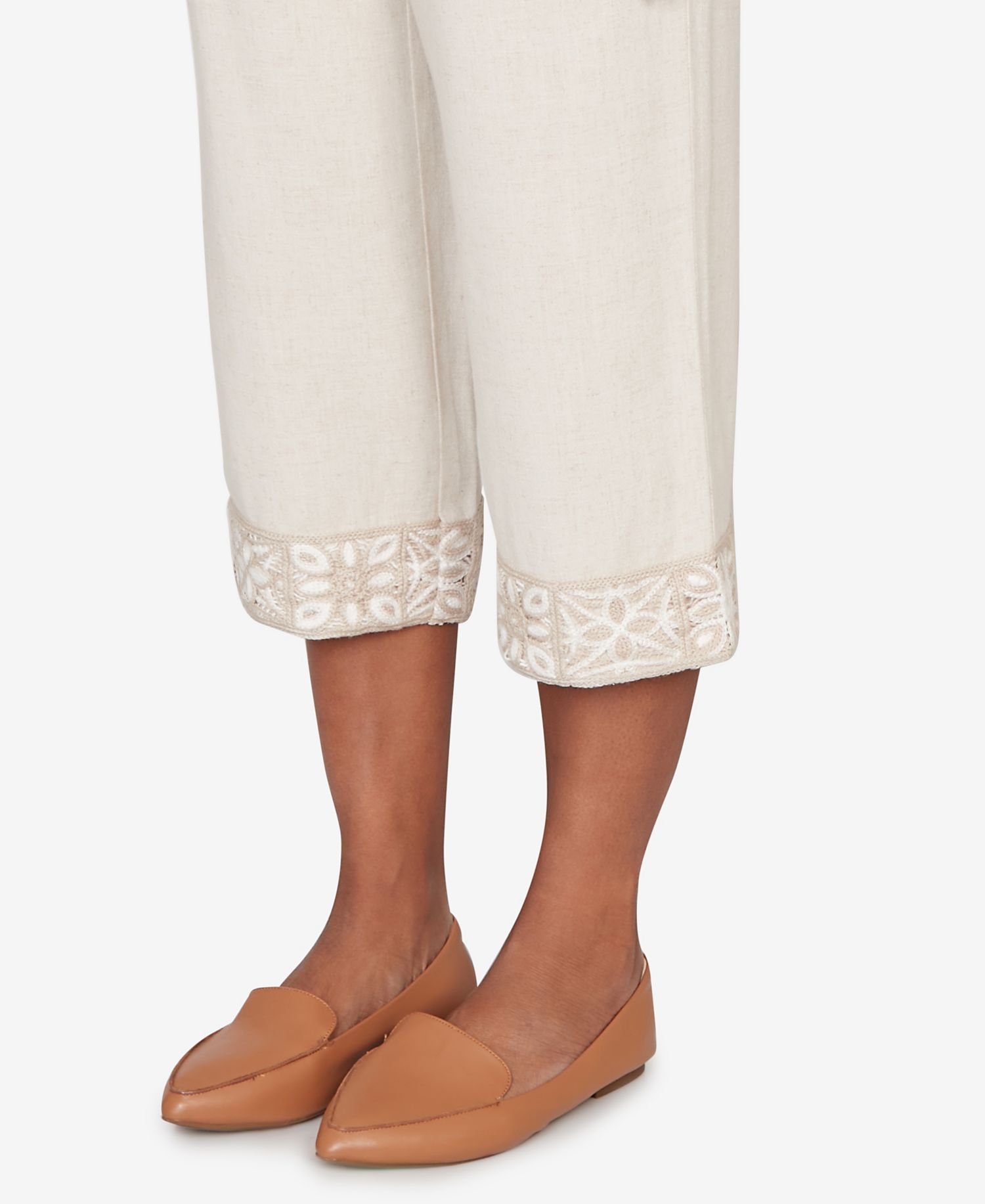 Women's Natural Wonder Crochet Trim Linen Capri