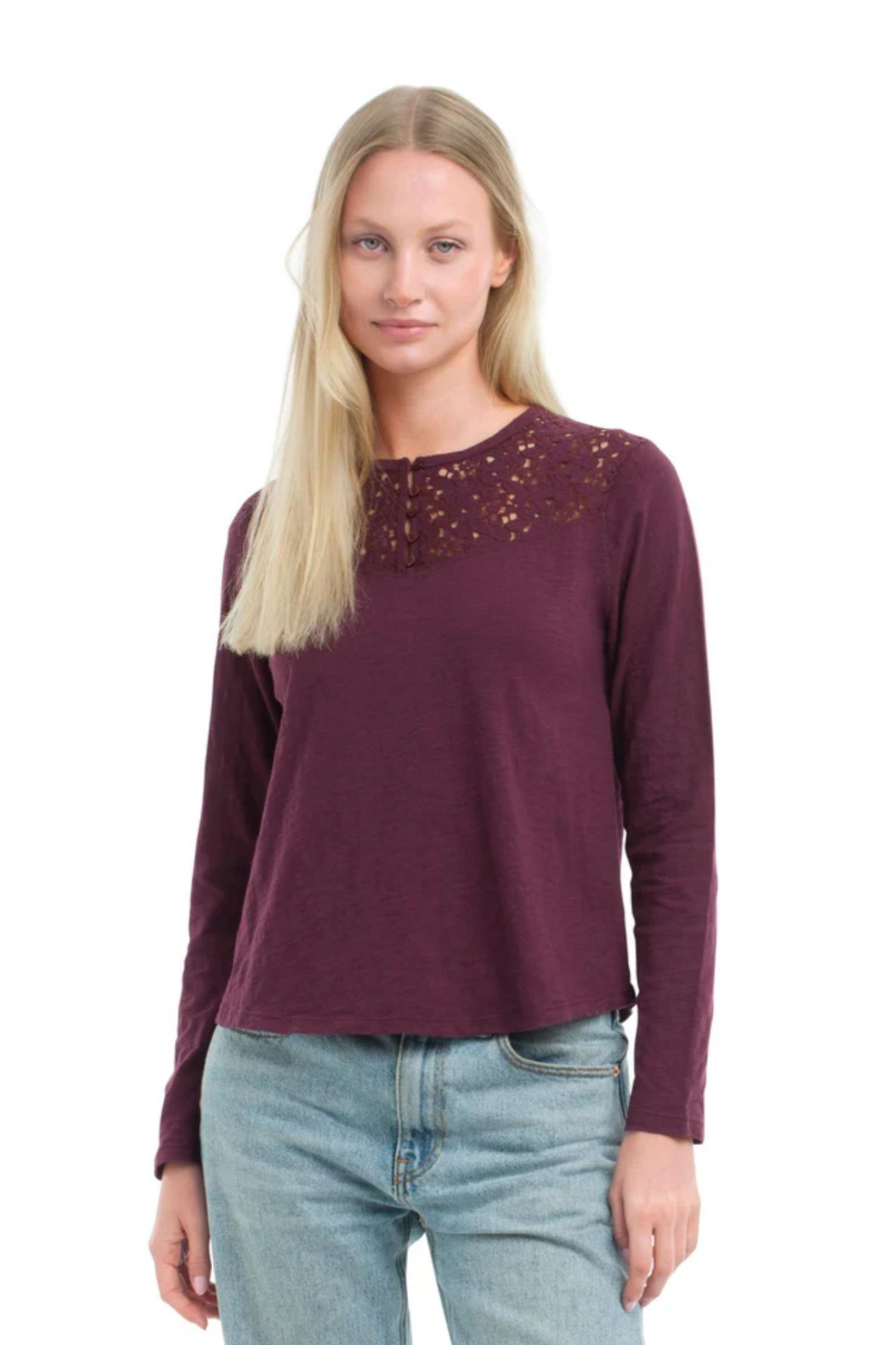 Женская футболка WILT Lace Yoke Henley, цвет: Тёмный инжирный — фото 1