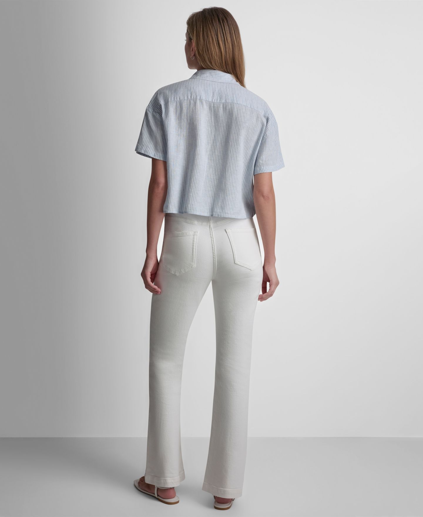 Женская рубашка DKNY Jeans Petite Oversized Linen-Blend Cropped Short Sleeve, цвет: Шамбре — фото 5