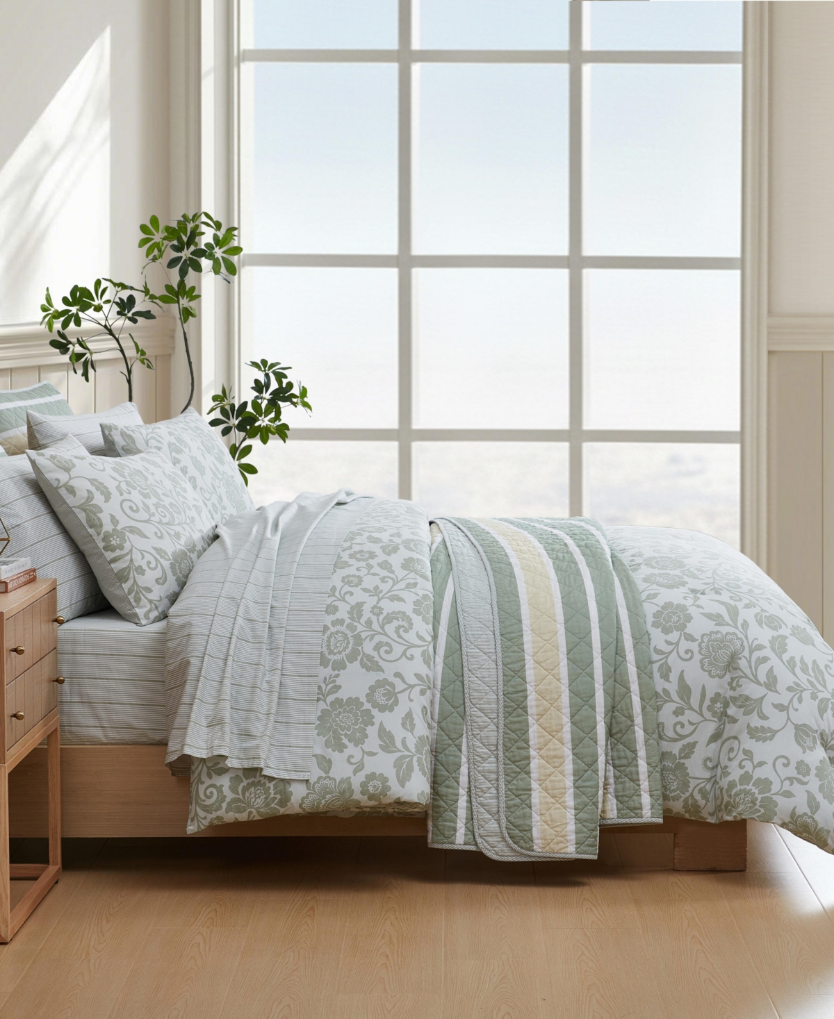 Nautica Jacob Bay Floral Cotton Reversible 3-Pc. Comforter Set