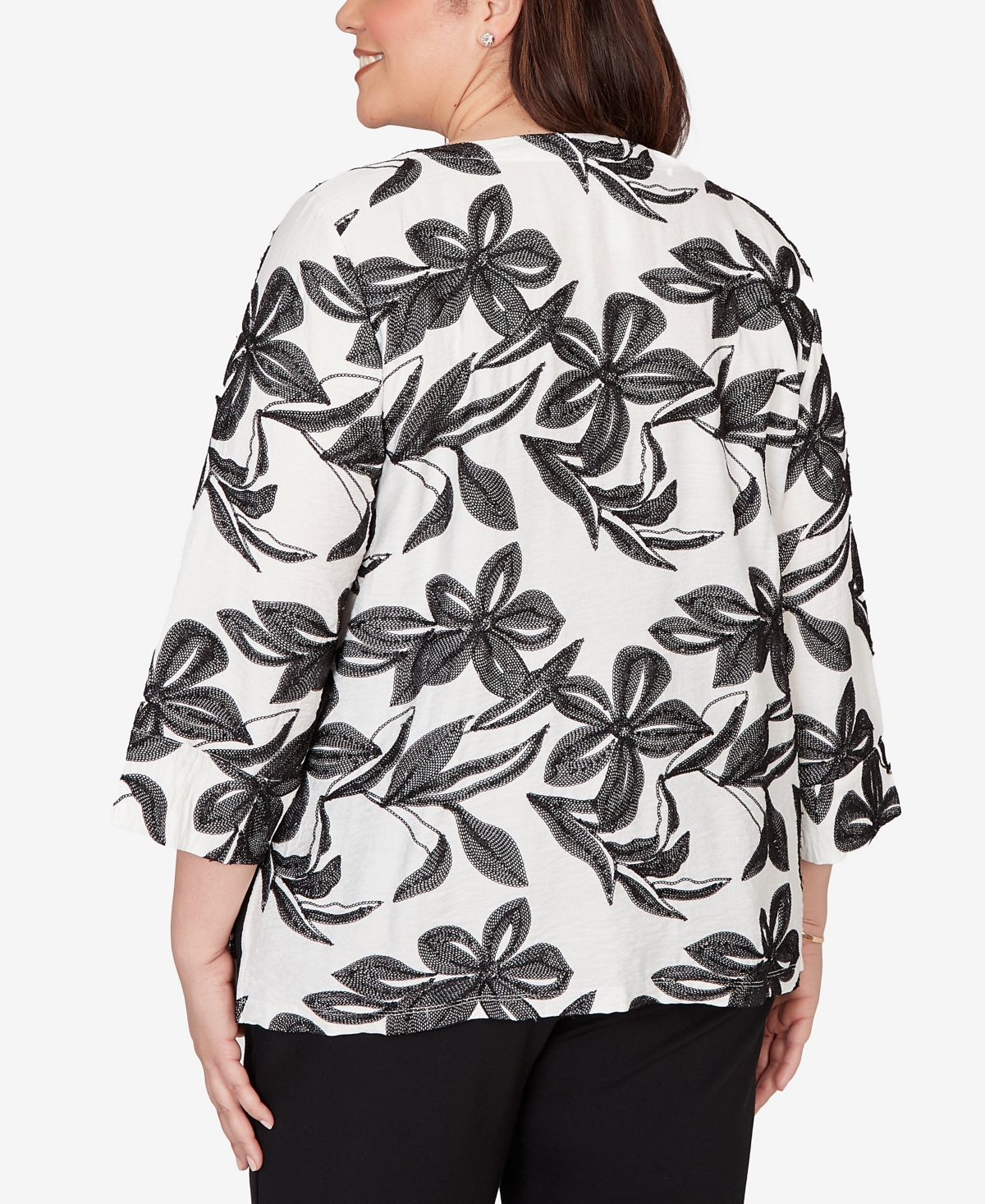 Alfred Dunner Plus Crowd Pleaser Embroidered Flower Top with Necklace