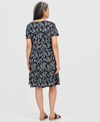 Petite Printed Short-Sleeve Tiered Knit Dress