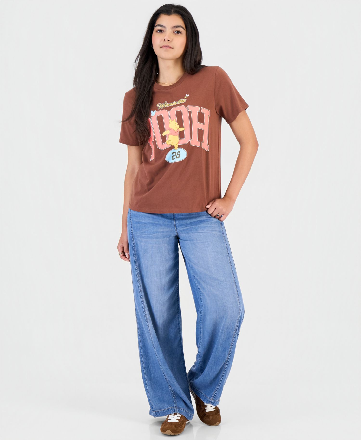 Juniors' Winnie the Pooh Graphic Print T-Shirt