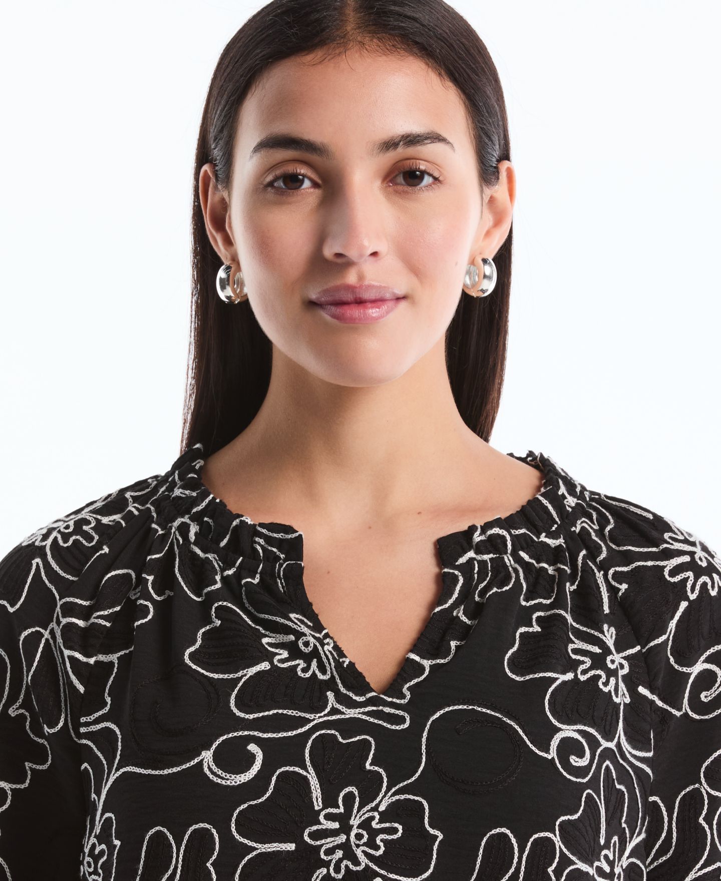 Женская блузка Rafaella Petite Floral Embroidered 3/4-Sleeve, цвет: Чёрный — фото 4