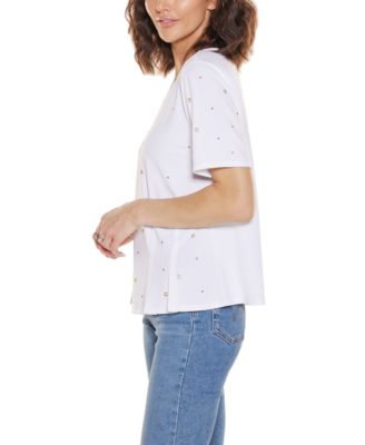 Women's Grommet And Nailhead Pleated Hem Top