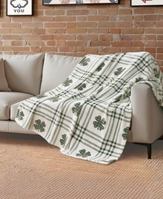 Clovers Plush Throw, 50" x 70"