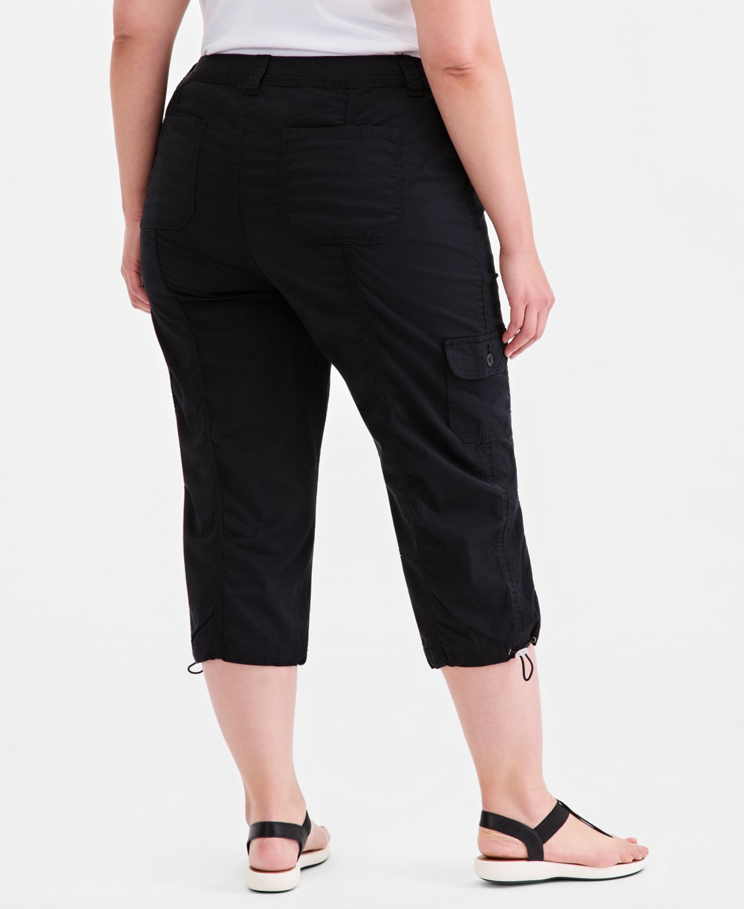 Plus Size Mid-Rise Cargo Capri Pants